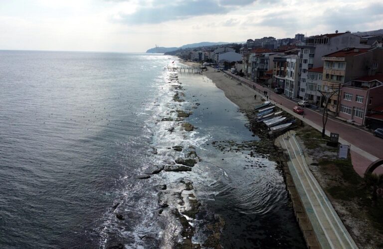 Tekirdağ’da deniz 10 metre çekildi; ‘Kral Yolu’ ortaya çıktı | Çorlu’da Haber