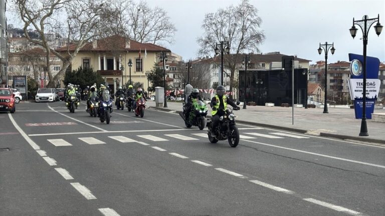 Tekirdağlı motorculardan ‘motorcu dostu bariyer’ eylemi | Çorlu’da Haber