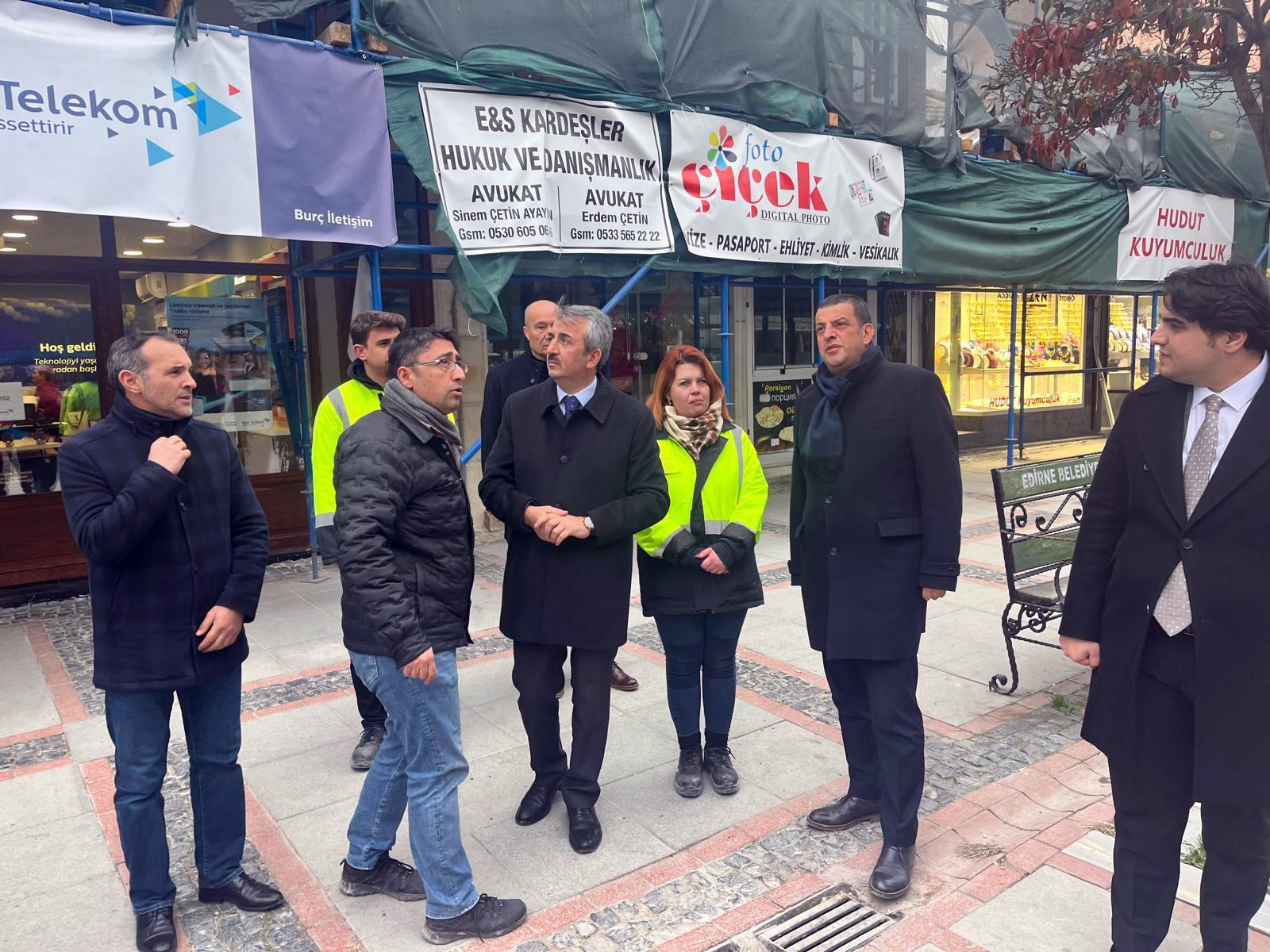 Vali Sezer’den sokak sağlıklaştırması çalışmalarının devam ettiği Saraçlar Caddesi’nde inceleme Vali Sezer’den sokak sağlıklaştırması çalışmalarının devam ettiği Saraçlar Caddesi’nde inceleme