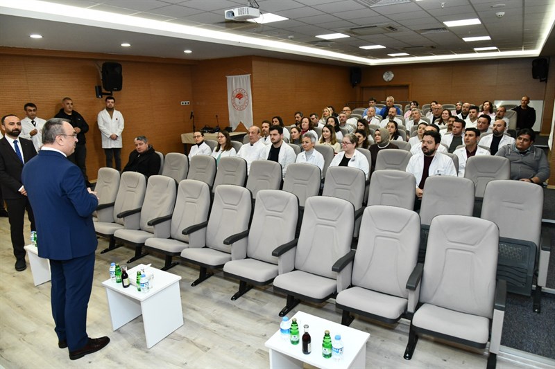 Vali Soytürk Proje Geliştiren Personele “Başarı Belgesi” Takdim Etti Vali Soytürk Proje Geliştiren Personele “Başarı Belgesi” Takdim Etti