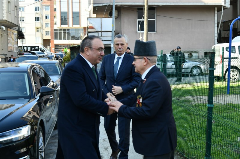 Vali Soytürk Türkiye Muharip Gaziler Derneğini Ziyaret Etti Vali Soytürk Türkiye Muharip Gaziler Derneğini Ziyaret Etti