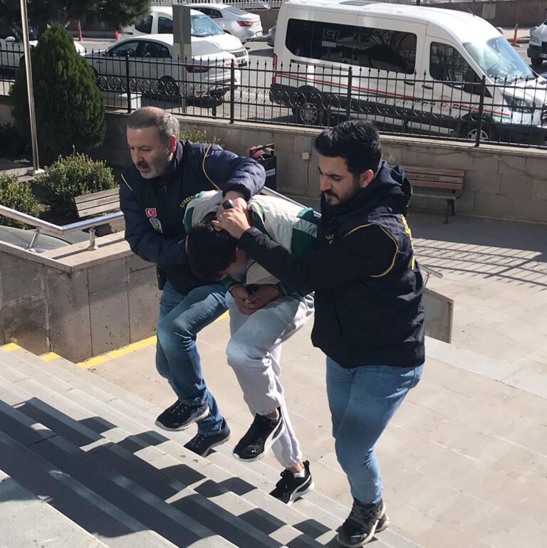 Villadan hırsızlık şüphelileri 120 saatlik kamera görüntüleri incelenerek yakalandı | Çorlu’da Haber