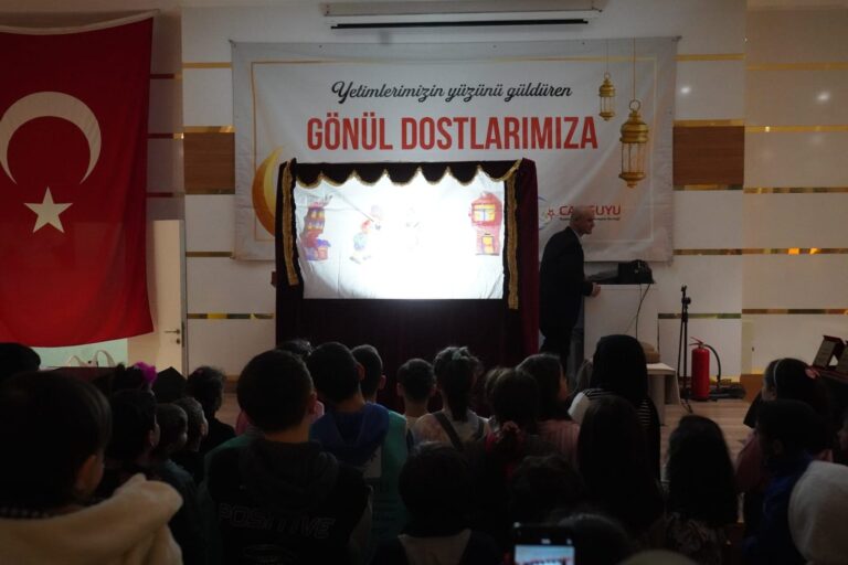 Çorlu’da Yetimlere Umut Olunan İftar Etkinliği