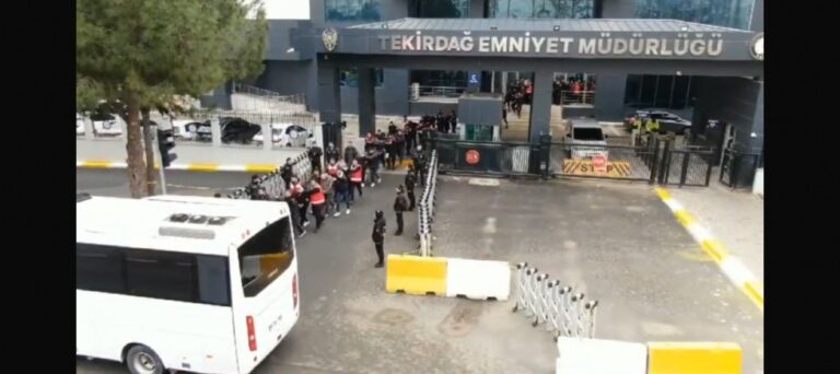 22 KİŞİ TUTUKLANDI