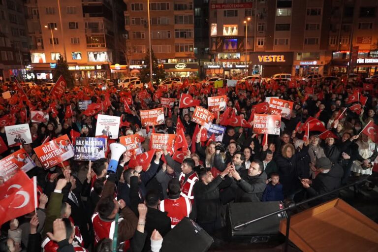 İmamoğlu İçin Demokrasi Mitingi Düzenlendi