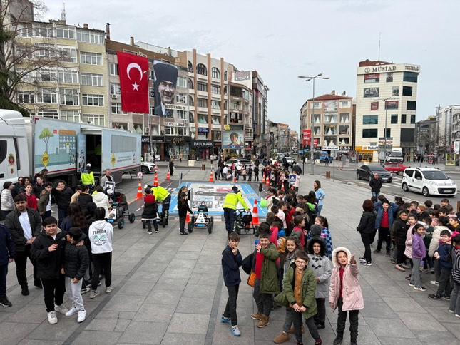 Jandarma’nın Mobil Eğitim Tırı Çorlu’da!