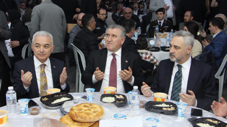 Bakan Bak: Hep beraber güçlü Türkiye’yi kalkındıracağız