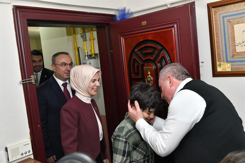 Bakan Göktaş ve Vali Soytürk TBMM Eski Başkanı Şentop’u Ziyaret Etti Bakan Göktaş ve Vali Soytürk TBMM Eski Başkanı Şentop’u Ziyaret Etti