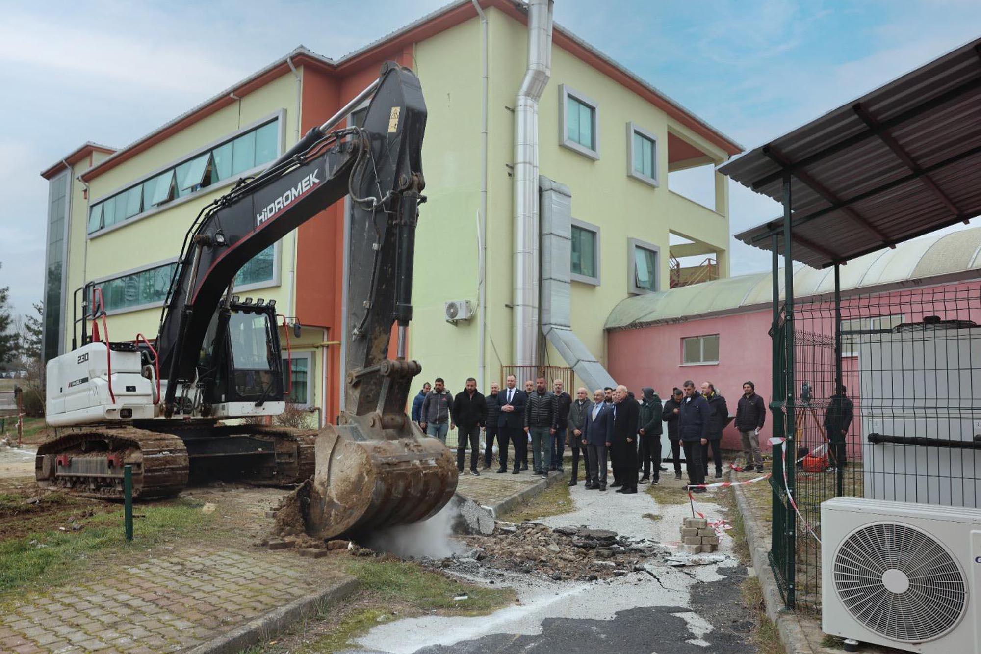Balkan Onkoloji Hastanesi ek binası inşaatına başlandı Balkan Onkoloji Hastanesi ek binası inşaatına başlandı