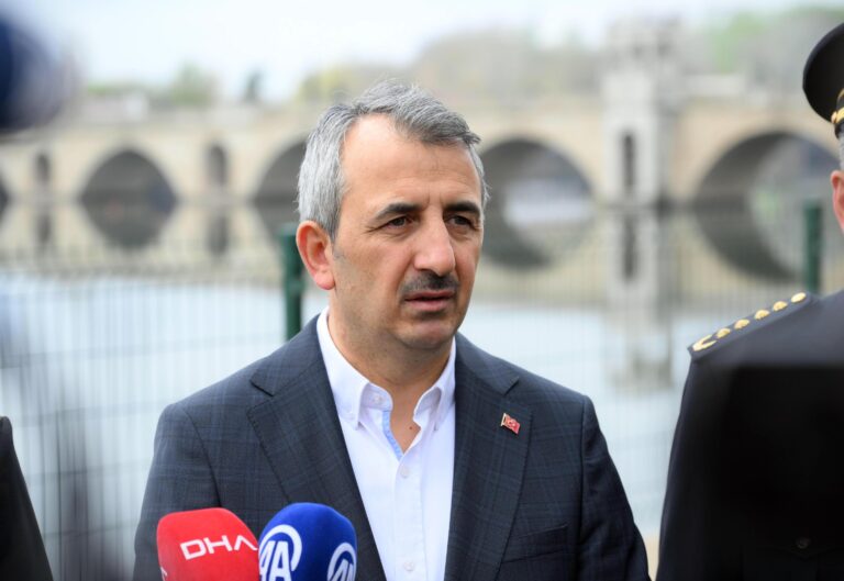 Bayram tatilinde Avrupa’ya açılan sınır kapılarında 630 personel görev yapacak