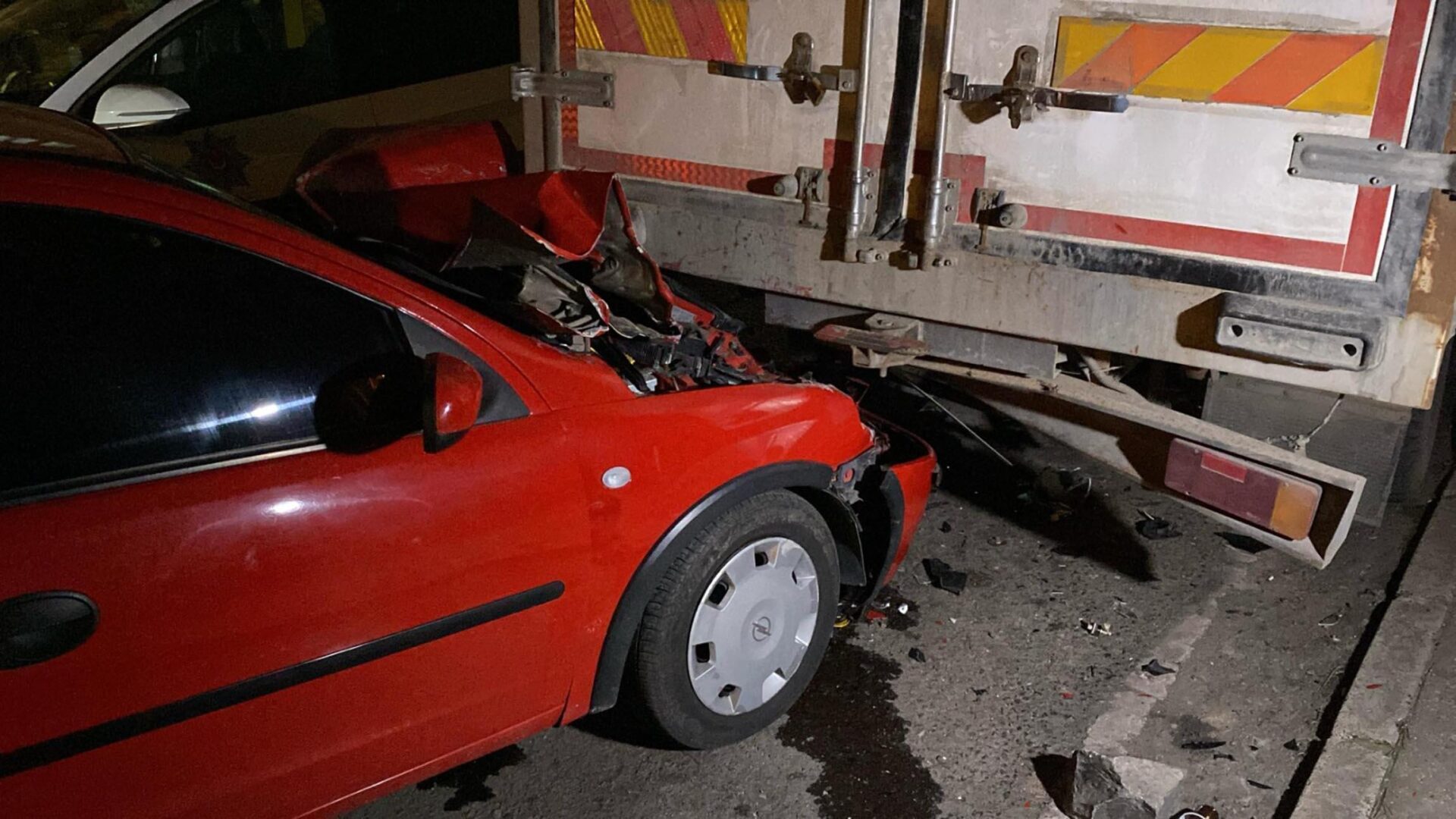 Ehliyetsiz ve alkollü sürücü, kullandığı otomobille kamyona çarptı: 5 yaralı | Çorlu’da Haber Ehliyetsiz ve alkollü sürücü, kullandığı otomobille kamyona çarptı: 5 yaralı | Çorlu’da Haber