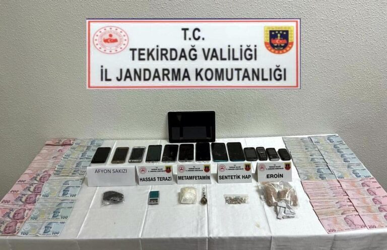 Evlerinde uyuşturucu ele geçirilen 2 şüpheli gözaltında | Çorlu’da Haber