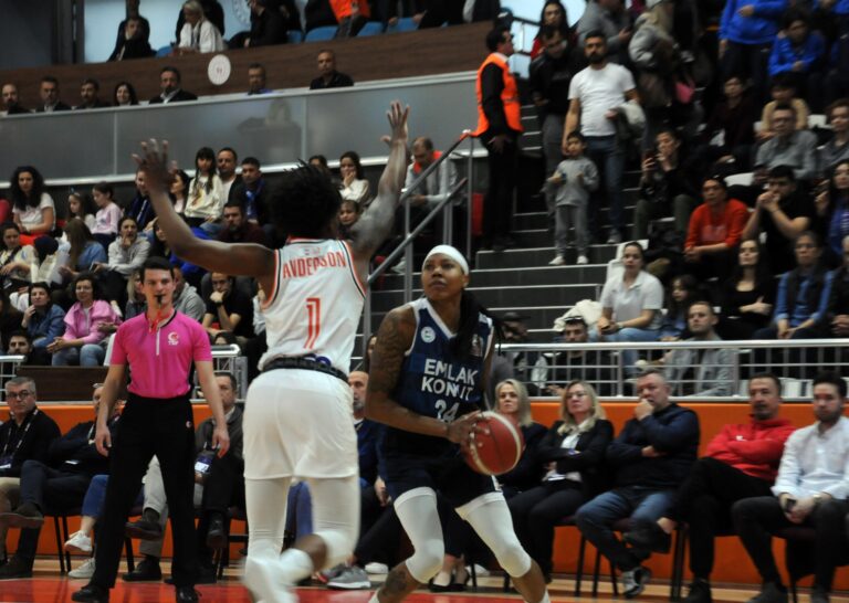 Kadınlar Basketbol Türkiye Kupası’nda şampiyon ÇBK Mersin oldu / Ek fotoğraflar