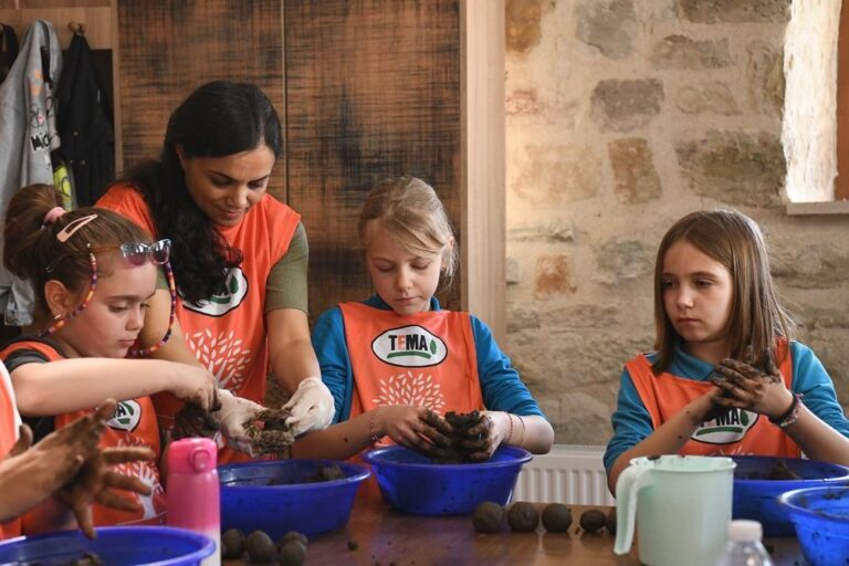 Keşan’da çocuklara tohum topu atölyesi