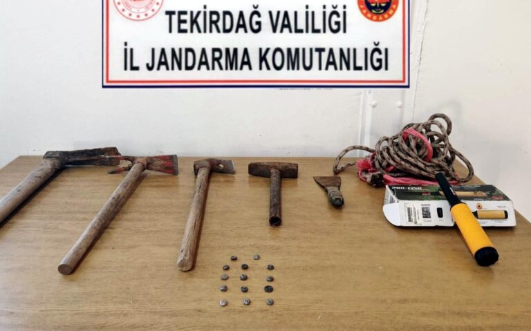 Şarköy’de sikke ve kazı malzemeleri ele geçirildi:  3 gözaltı | Çorlu’da Haber