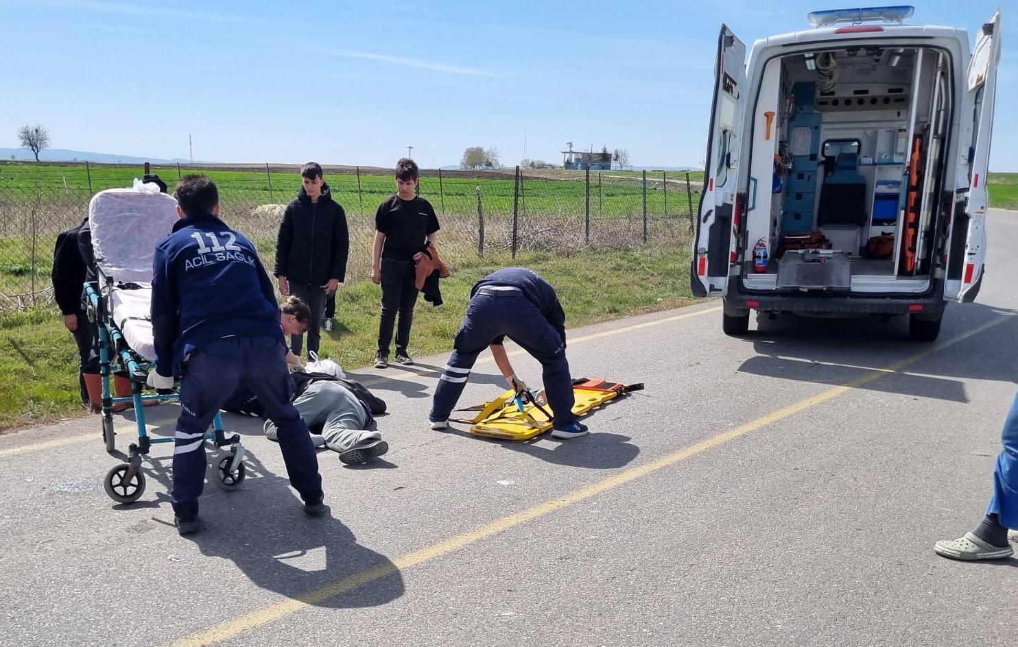 Tankere çarpan motosikletin kasksız sürücüsü ağır yaralandı Tankere çarpan motosikletin kasksız sürücüsü ağır yaralandı
