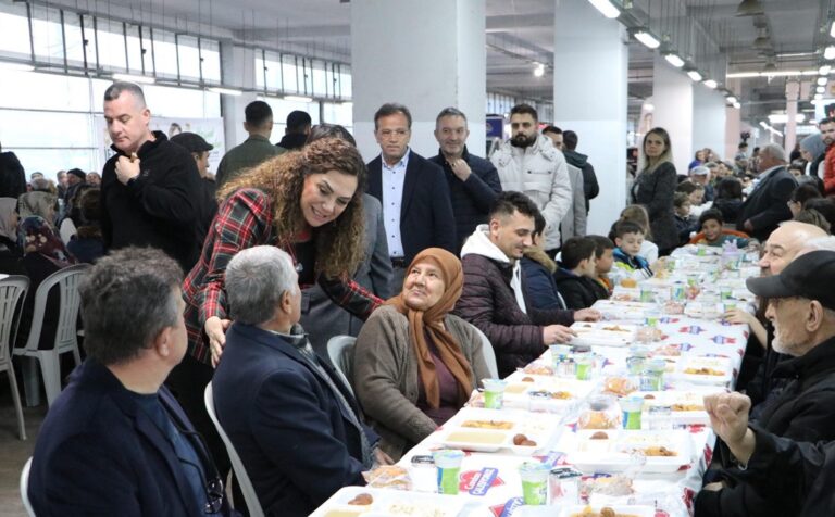 Tekirdağ’da 2 bin kişi ‘Büyük Ailem İftar Sofrası’nda oruç açtı | Çorlu’da Haber