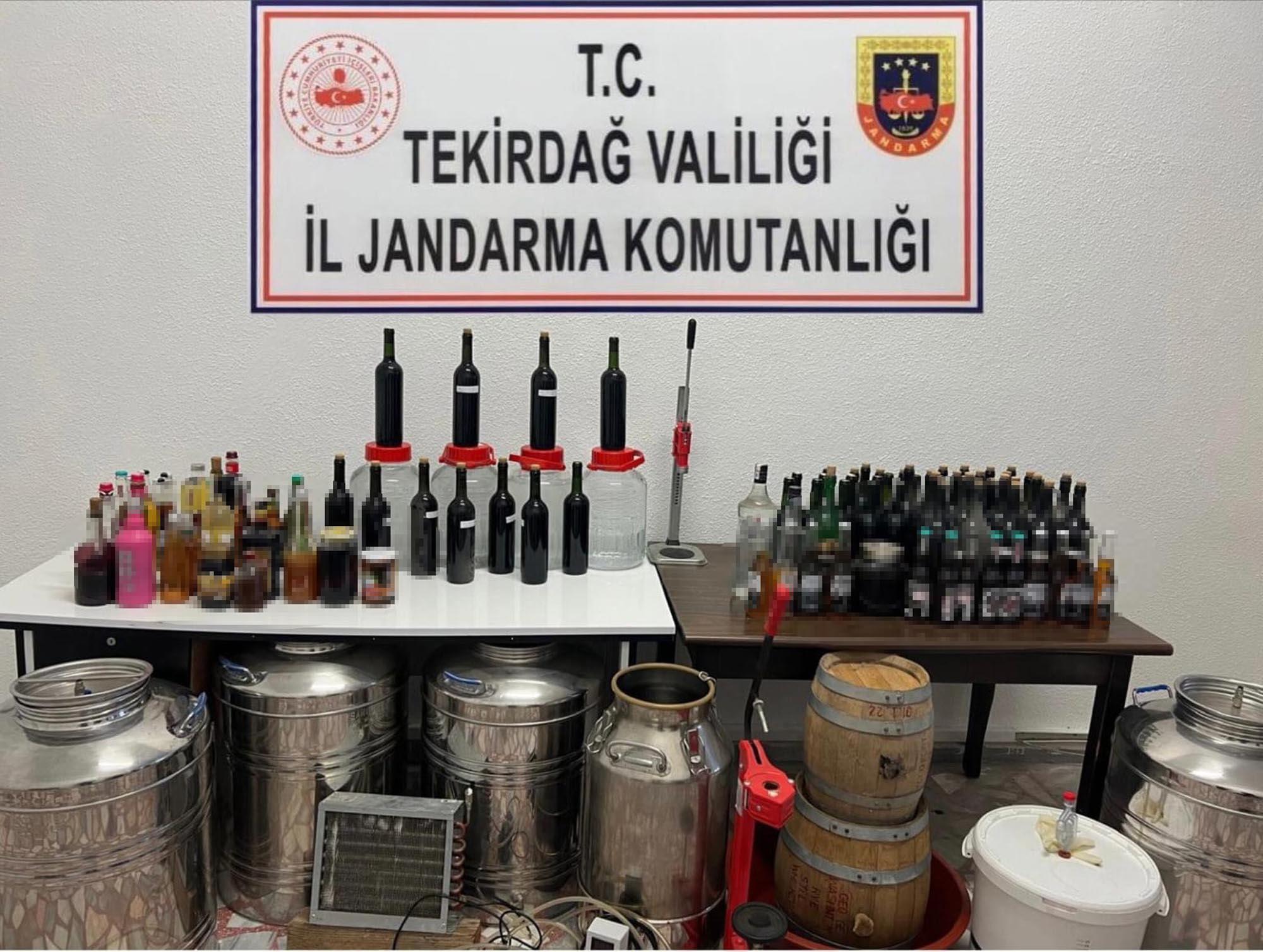 Tekirdağ’da 251 litre sahte içki ele geçirildi; 1 gözaltı | Çorlu’da Haber Tekirdağ’da 251 litre sahte içki ele geçirildi; 1 gözaltı | Çorlu’da Haber