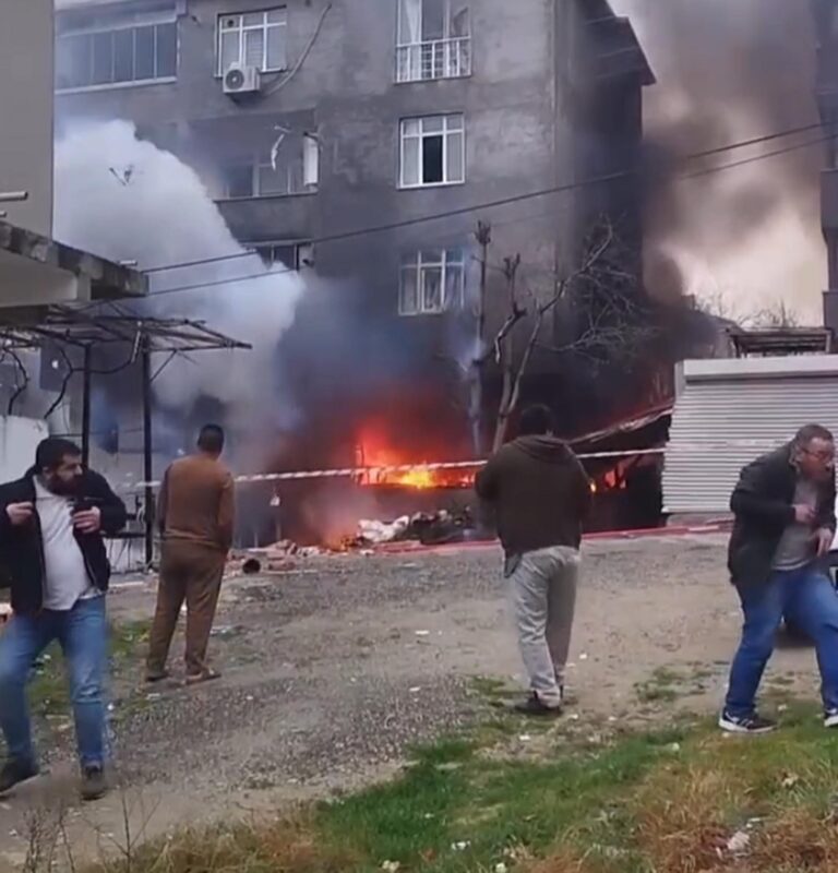 Doğalgaz Bomba Gibi Patladı: 2 Yaralı