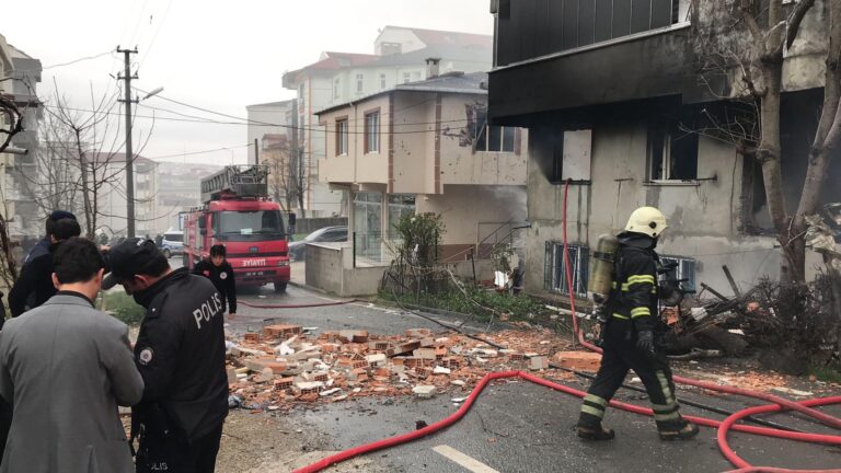 Tekirdağ’da 4 katlı binada doğal gaz kaynaklı patlama: 2 yaralı / Ek fotoğraflar | Çorlu’da Haber