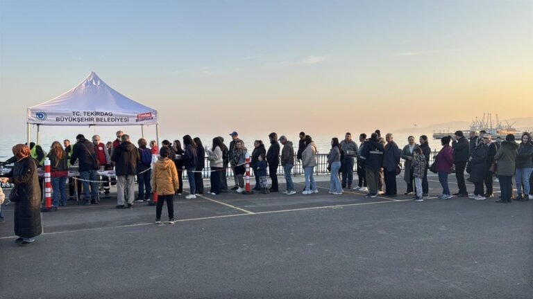 Tekirdağ’da 5 bin kişinin katıldığı iftar etkinliğinde uzun kuyruklar oluştu | Çorlu’da Haber