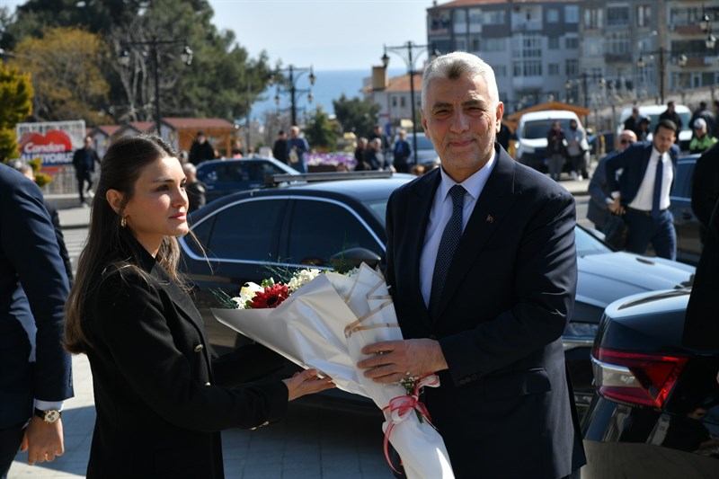 Ticaret Bakanı Bolat Tekirdağ Valiliğini Ziyaret Etti Ticaret Bakanı Bolat Tekirdağ Valiliğini Ziyaret Etti