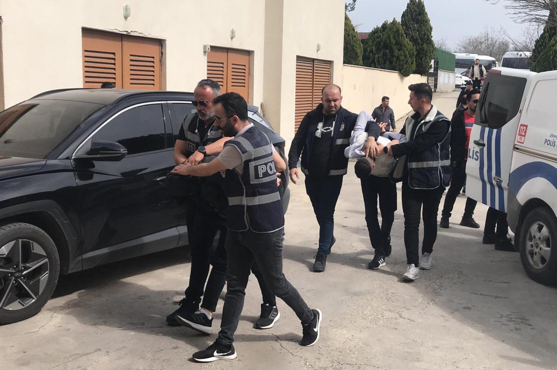 Trafikte motosikletlinin emlakçıyı ağır yaraladığı saldırıda 5 tutuklama | Çorlu’da Haber Trafikte motosikletlinin emlakçıyı ağır yaraladığı saldırıda 5 tutuklama | Çorlu’da Haber