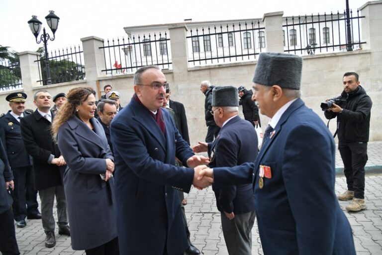 Vali Soytürk Türkiye Muharip Gaziler Derneğini Ziyaret Etti