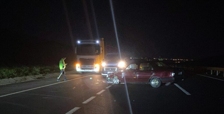 Bariyere Çarpan Otomobilin Sürücüsü Yaralandı