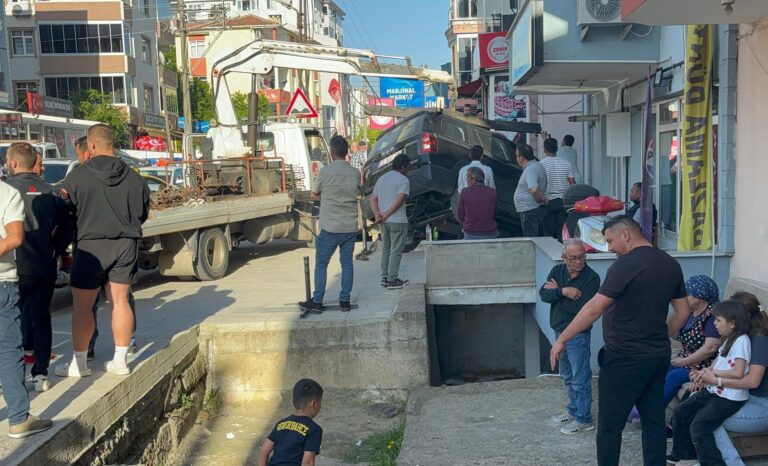 Edirne’de cipin duvara çarptığı kaza kamerada