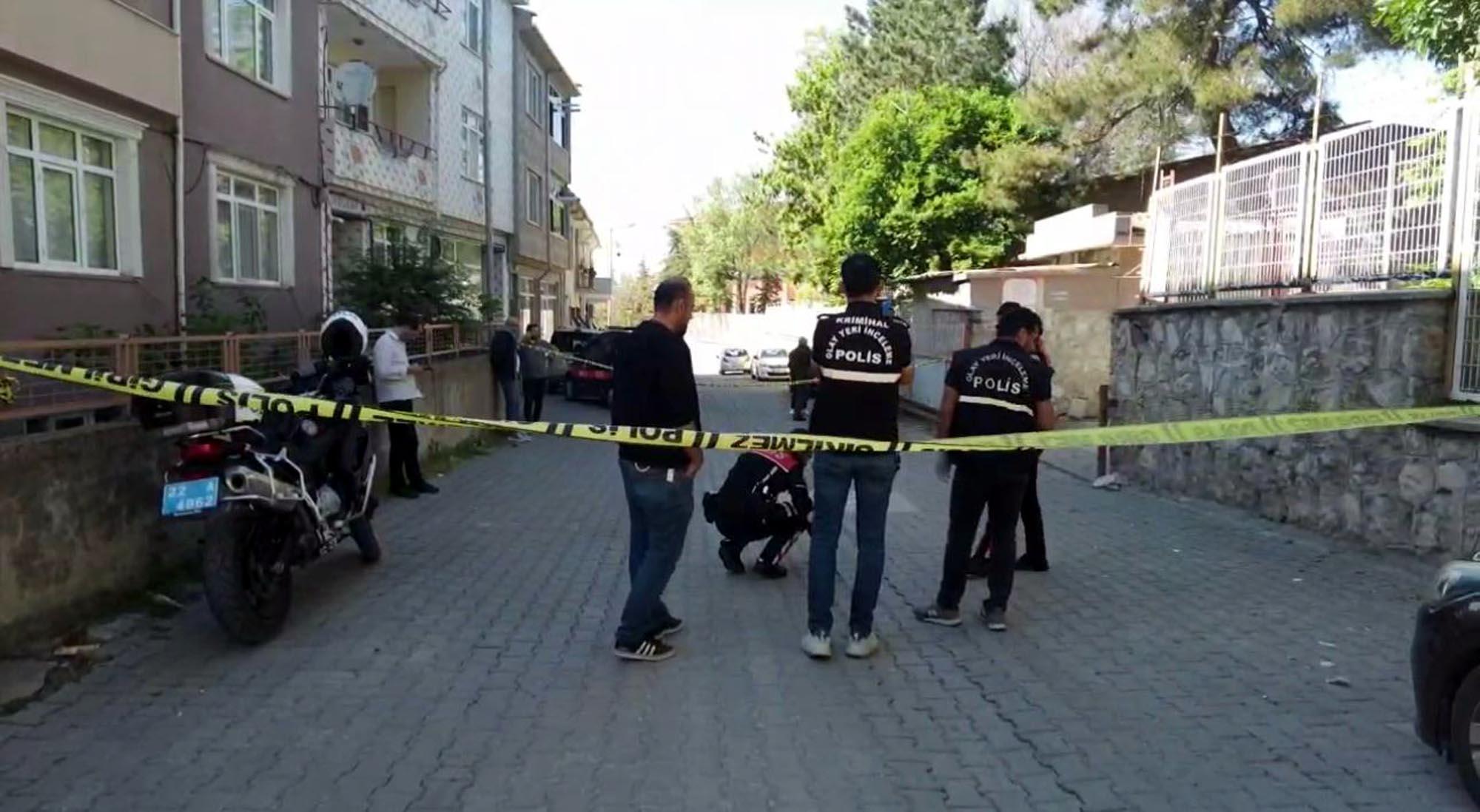 Edirne’de liselilerin bıçaklı kavgası; 1 yaralı Edirne’de liselilerin bıçaklı kavgası; 1 yaralı