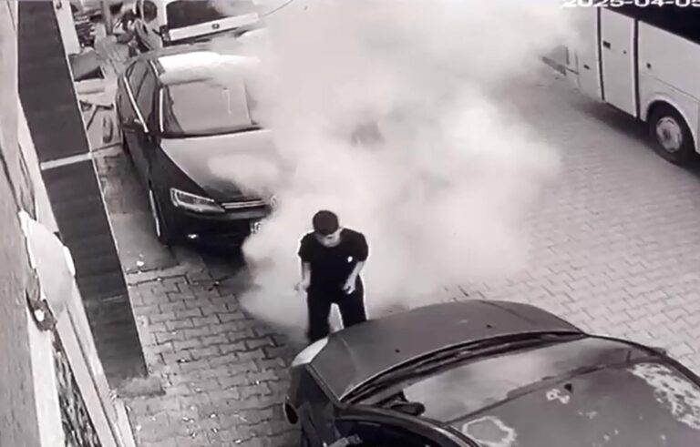 Elindeki torpillerin patlamasıyla ağır yaralandı; o anlar kamerada | Çorlu’da Haber