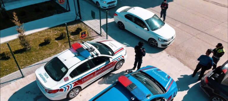 JANDARMA GÖZ AÇTIRMIYOR