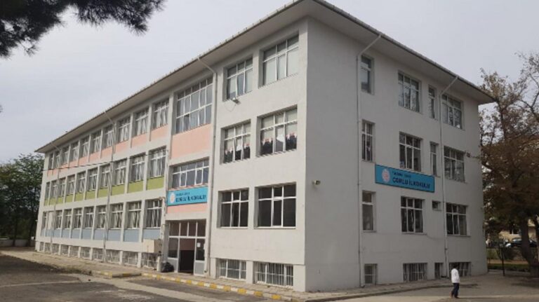 Tekirdağ Valiliğinden Duyuru : Okullar 1 Gün Tatil Edildi