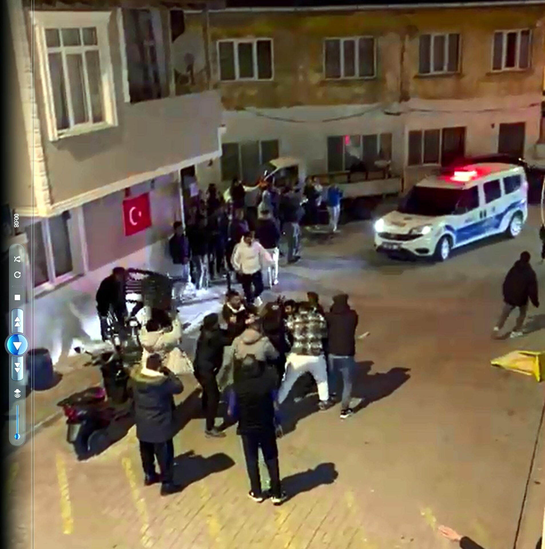 Kavga ihbarına giden polislere sürpriz kutlama | Çorlu’da Haber Kavga ihbarına giden polislere sürpriz kutlama | Çorlu’da Haber