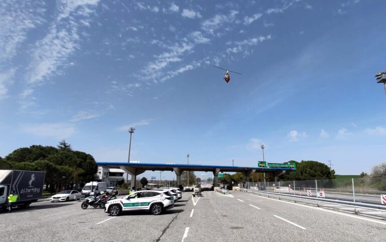 Kırklareli’de jandarmadan Cayrokopter ile trafik denetimi