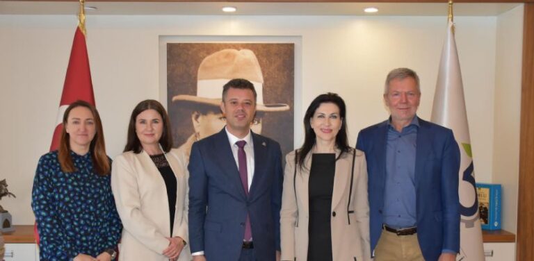 Litvanyalı Konuklardan Başkan Sarıkurt`a Ziyaret