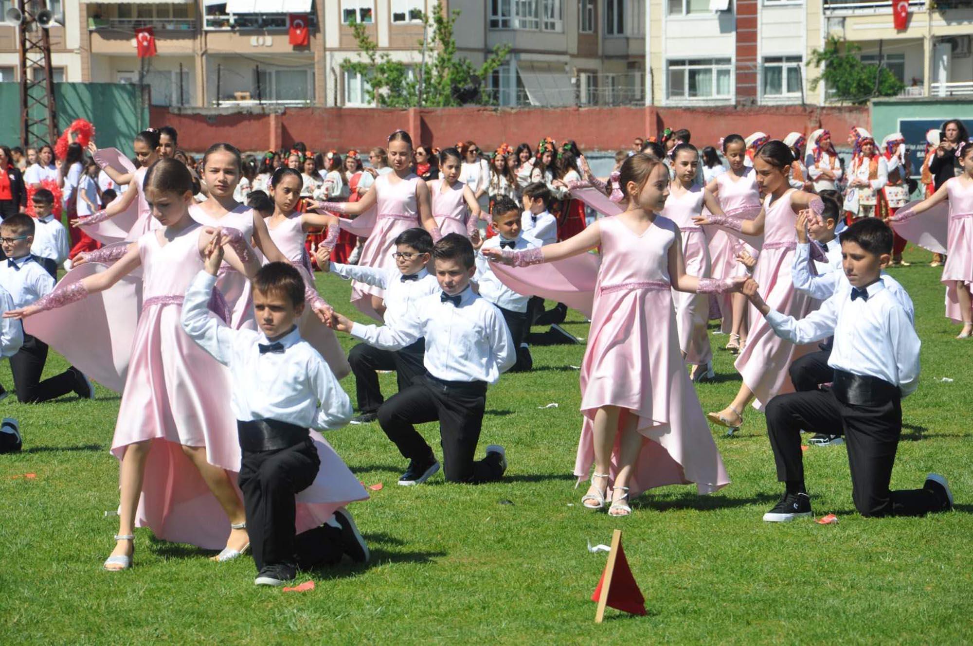 Lüleburgaz’da 23 Nisan coşkuyla kutlandı Lüleburgaz’da 23 Nisan coşkuyla kutlandı