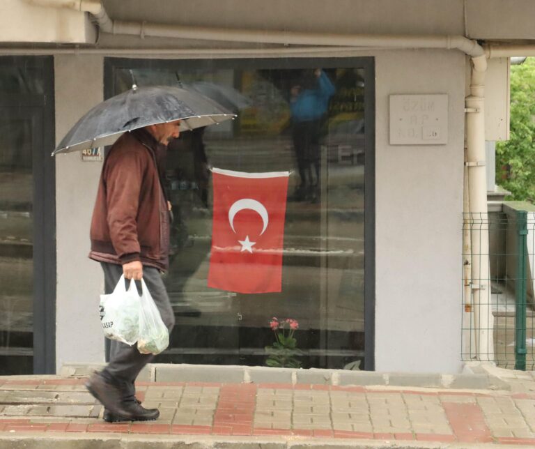 Marmara, Batı Karadeniz ve Kuzey Ege için fırtına uyarısı