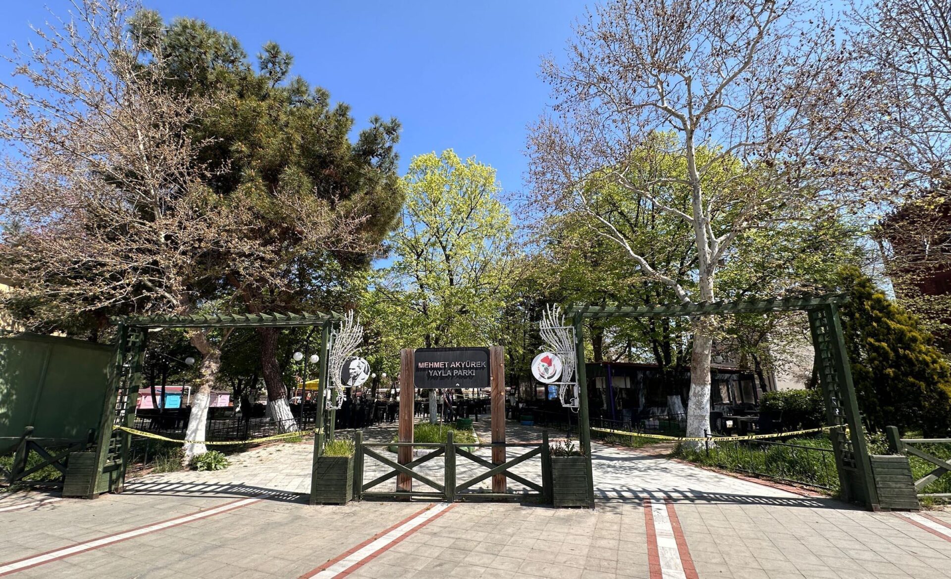 Süs havuzunda 1’i çocuk, 4 kişinin akıma kapılmasına ilişkin 4 kişi tutuklandı Süs havuzunda 1’i çocuk, 4 kişinin akıma kapılmasına ilişkin 4 kişi tutuklandı