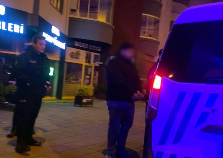 Tartıştığı babasını tabanca ile ağır yaralayan şüpheli tutuklandı | Çorlu’da Haber