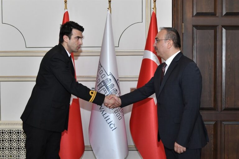 TCG Tekirdağ Gemi Mürettebatı Vali Soytürk’ü Ziyaret Etti