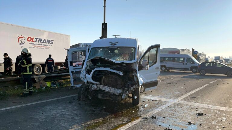 Tekirdağ’da işçi servis minibüsleri çarpıştı: 18 yaralı | Çorlu’da Haber