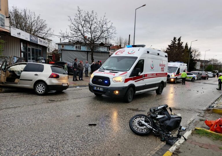 Tekirdağ’da otomobil ile motosiklet çarpıştı: 2 yaralı | Çorlu’da Haber