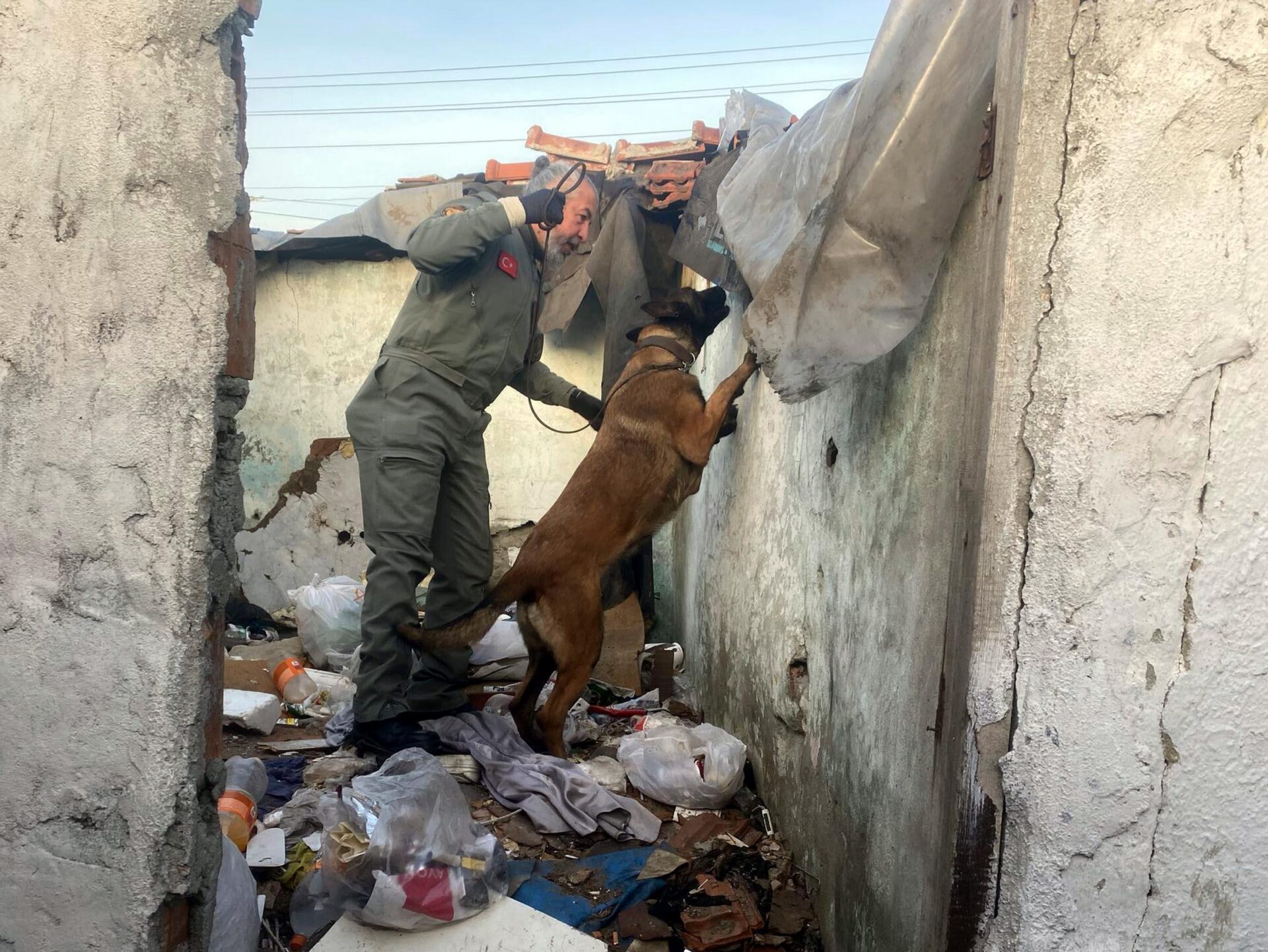 Tekirdağ’da ruhsatsız silahlar ile uyuşturucu ele geçirildi; 10 gözaltı | Çorlu’da Haber Tekirdağ’da ruhsatsız silahlar ile uyuşturucu ele geçirildi; 10 gözaltı | Çorlu’da Haber