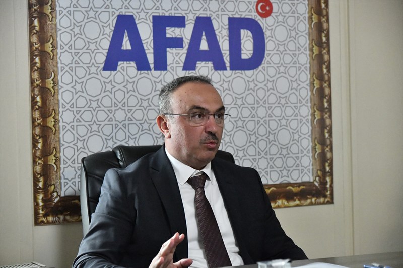 Vali Soytürk Depremin Ardından Yapılan Çalışmaları Koordine Etti Vali Soytürk Depremin Ardından Yapılan Çalışmaları Koordine Etti
