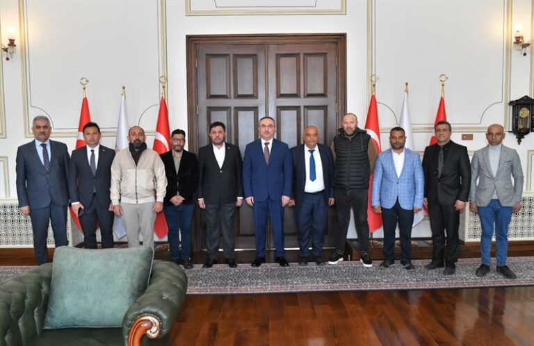Vali Soytürk Roman Dernekleri Federasyonu Başkanı ve Beraberindeki Heyeti Makamında Kabul Etti