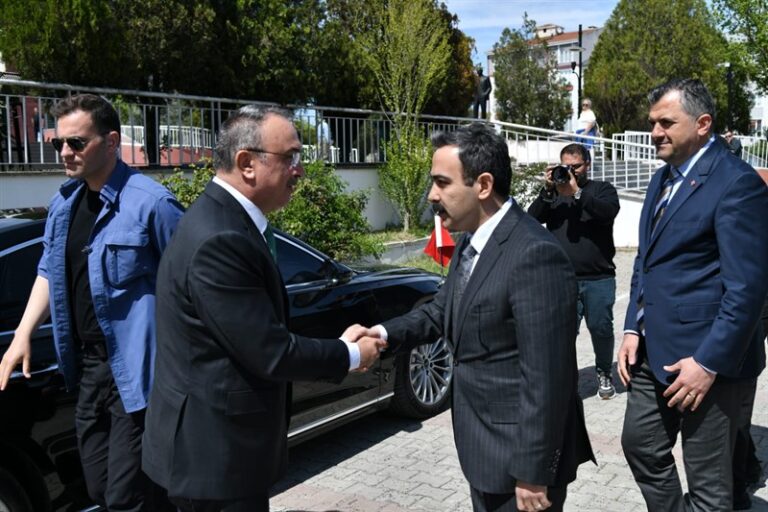 Vali Soytürk Saray Kaymakamlığını Ziyaret Etti