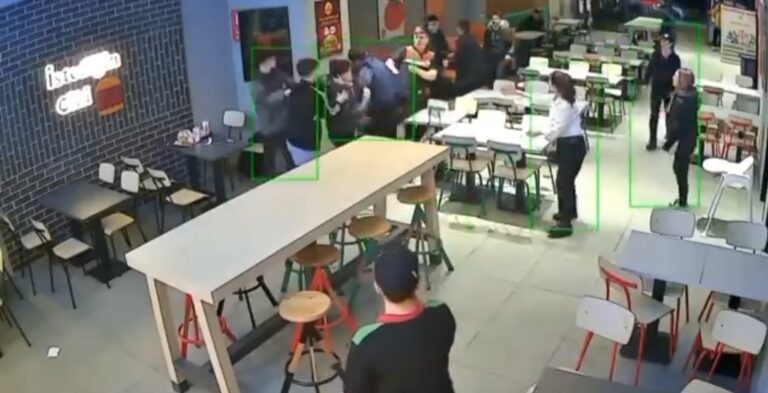 Gençler Arasında Kavga Kameraya Yansıdı