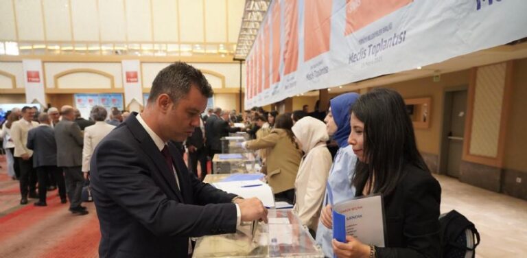 Başkan Sarıkurt, TBB Meclis Toplantısına Katıldı